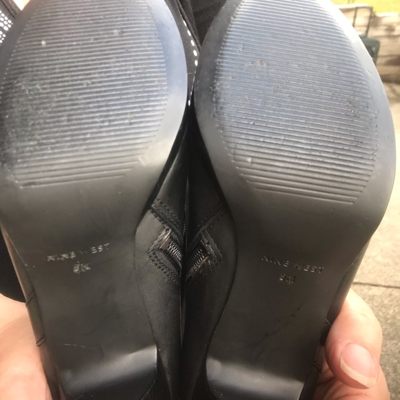 Nine West Glowup Booties. Size 5. Like New - Picture 4 of 4